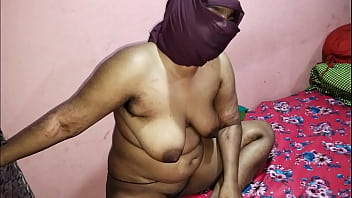 Paman Pergi, Keponakan Ganas Menaklukkan Bibi Di Kamar Kos