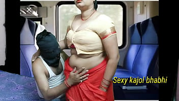 Ibu India Yang Panas Bercinta Dengan Putranya Di Dalam Bus Sambil Menghisap Kontol Dan Menerima Cum Di Memeknya
