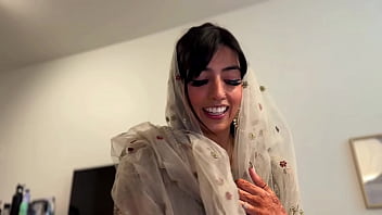 Menggoda Influencer Muslim Sebelum Eid, Aku Menggairahkannya Saat Suaminya Pergi