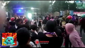 Goyangan Hot Suporter Cantik Di Laga Sengit Persik Vs Psim