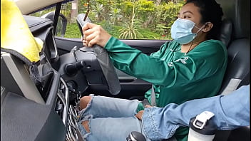 Sopir Cantik Asia Tawarkan Layanan Spesial Untuk Penumpang