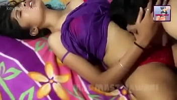 Gadis India Seksi Dengan Tubuh Menggoda