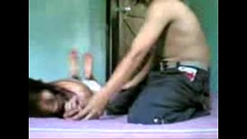 Gadis Remaja Indonesia Yang Menggoda