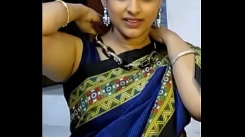 Hot Mama India Menggoda