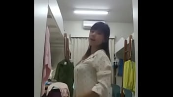 Mantan Kekasih Tionghoa Indonesia Menari Dengan Sensual