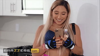 Zac Wild Memaksa Abella Danger Merengek Minta Kontol Kerasnya Yang Ditancapkan Dalam-dalam Ke Tenggorokannya – Brazzers