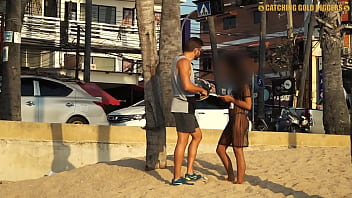 Pengalaman Pertama Anal Gila-gilaan Dengan Gadis Thailand Super Seksi