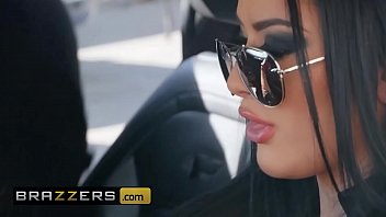 Katrina Jade Dan Xander Corvus – Goyang Liar Di Mobil – Brazzers