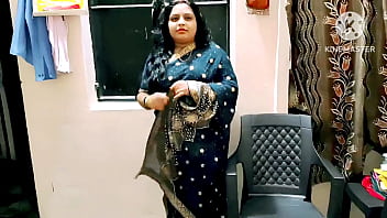 Desi Bhabhi Menggoda Tetangga Muda Dengan Nafsu Membara