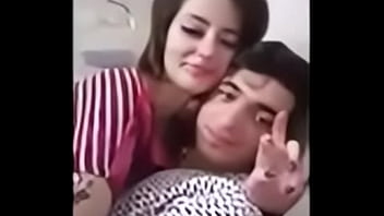 Pasangan Arab Mesra Yang Menggoda