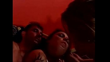 2 Gadis Arab/israel Seksi & 1 Pria Beruntung – Anal Menggoda, Mulut Ke Pantat & Klimaks Panas