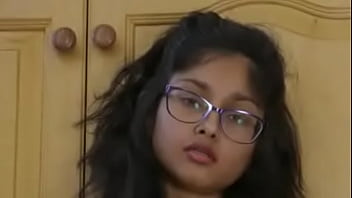 Gadis India Yang Menggoda