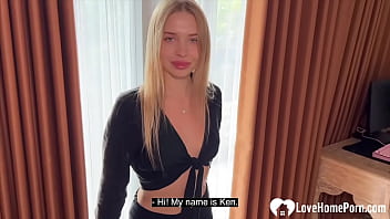 Gadis Rusia Cantik Melahap Batang Kerasku Dengan Penuh Gairah