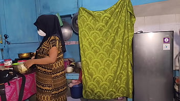 Kenikmatan Mengocok Di Dapur