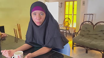 Menggoda Ibu Tiri Arab Muslimku Dengan Hijabnya