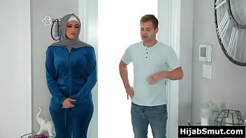 Gadis Muslim Perawan Digoda Hingga Tunduk Oleh Tetangga