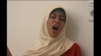 Muslimah Berhijab Arab Yang Menggoda