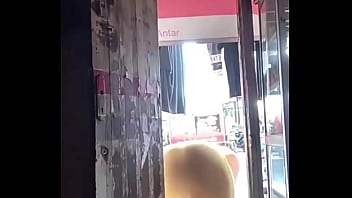 Tak Tahan Lagi Jemur Baju, Malah Diajak Bercinta