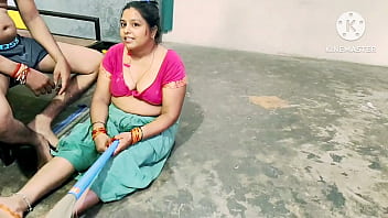 Ibu India Memuaskan Hasrat Dengan Penuh Gairah