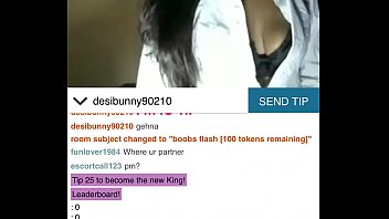 Gadis India Seksi Memencet Payudara
