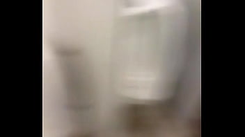 Mengintip Mahasiswi Buang Air Kecil