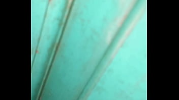 Mengintip Istri Tetangga Kos Yang Sengaja Tak Kunci Kamar Saat Suaminya Bekerja, Malah Diajak Bercinta