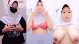 Putriana Menggoda Di Kamar Mandi Dengan Jilbab