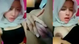 Ukhti Berhijab Cantik Pamer Payudara Montok Dan Menggoda