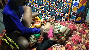 माँ को अपने कमरे में बुलाकर चोदा