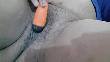 Gadis Arab Berkulit Hitam Legam Memuaskan Diri Dengan Obeng
