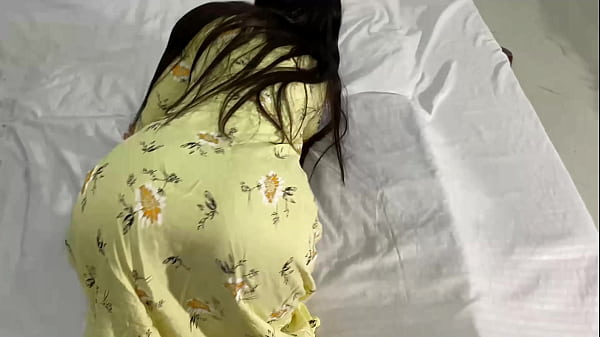 Saat Tukang Susu Menagih Bayaran, Nyonya Rumah Malah Telanjang Dan Menyerahkan Pantatnya Untuk Ditusuk