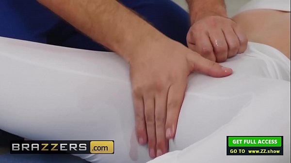 Goyangan Seksi Di Matras Yoga: Lacy Lennon Dan Keiran Lee Beradegan Panas Di Brazzers