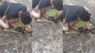 Teman-teman Menyaksikan Gadis Ini Menikmati Bercinta Di Alam Terbuka