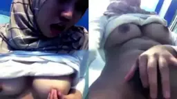 Cantik Berhijab Tapi Genit Dan Menggoda