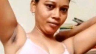Maid Desi Col* Lagi Live Streaming Dari Laptop Majikan