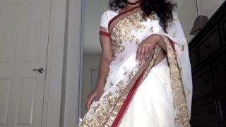 Ibu-ibu Panas Chennai Bugil Depan Kamera, Mainin Diri Sendiri Pake Bahasa Tamil.