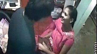 Penjaga Toko India Ngentot Keras Sama Pembantunya, Video Bocor
