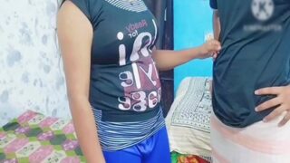 Sali Menikmati Kontol Jija-nya Masuk Ke Dalam Memek Montoknya Yang Basah.