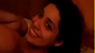 Tonton Video Mesum Dua Cewek Montok Lagi Crot-crotan, Hot Abis!