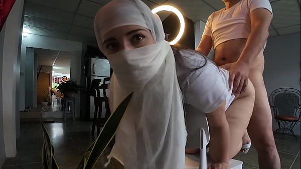 Ibu-ibu Berhijab Minta Disemprotin Di Pantat Abis Digenjot Brutal