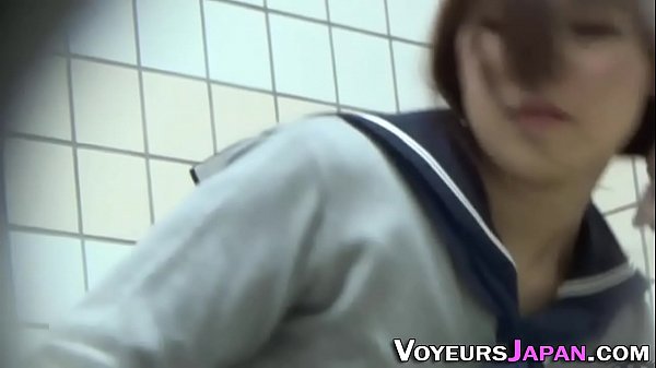 Cewek Jepang Remaja Mainin Kacangnya Sendiri