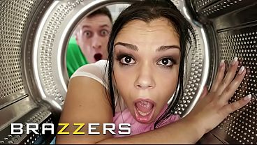 Tersangkut Di Situasi Liar, Bintang-bintang Besar Brazzers Ngewe Keras Sampai Puas!
