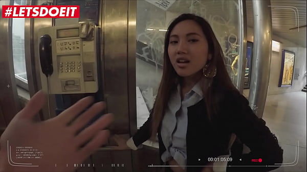 Ngentot Bareng Turis Asia Muda Di Luar Negeri, Kontol Gede Nembus Dalam Pov Panas