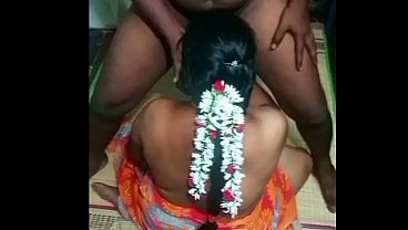Ibu Rumah Tangga India Digarap Habis-habisan Sama Om-om Kampung