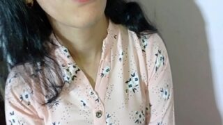 Istri Sepi Dapat Layanan Seks Lokal Dari Pemilik Rumah