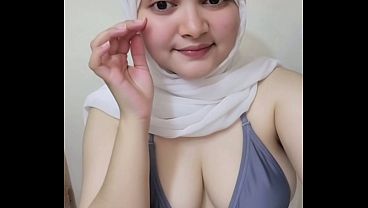 Awal-awal Goyang Twerk Pake Hijab, Bikin Makin Panas Dan Basah.