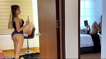 Ibu Mertua Seksi Panas! Dengar Suara Erangan Dari Kamar Sebelah, Langsung Sibuk Mainin Diri Sendiri!