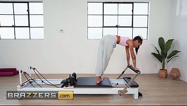 Brazzers – Ryan Reid Ngentot Kenceng Sama Victor Ray, Minta Bantuan Biar Memeknya Makin Longgar