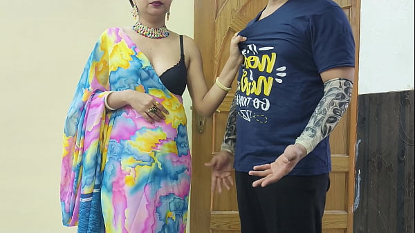 Ibu Tiri India Montok Besar Bantu Anak Tiri Berhenti Merokok, Lalu Kasih Kenikmatan Seks