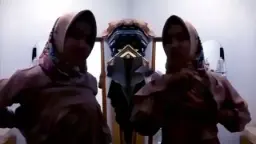 Guru Berjilbab Pamer Dan Remas-remas Toket